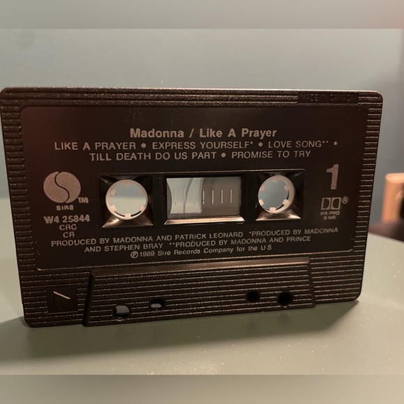 🙏 Vintage Madonna Like A Prayer 1989 Sire Records Cassette Tape 🙏 - Picture 2 of 6